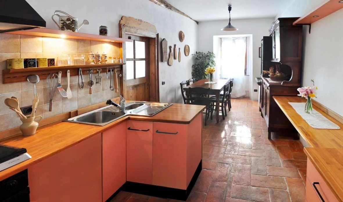 B&B Aquarelle Faggeto Lario Luaran gambar